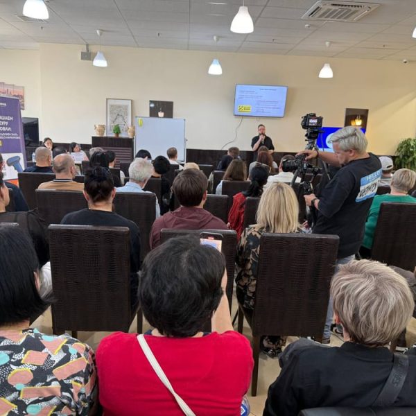 Photo 5429258083336583044 Y